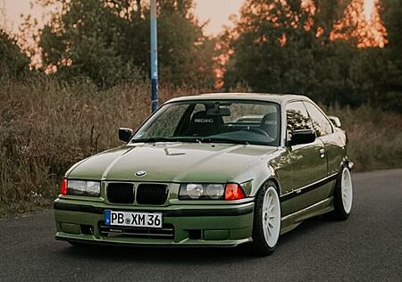 BMW 318iS Coupe