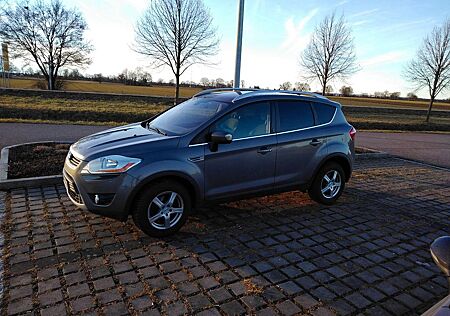 Ford Kuga 2,0TDCi 4x4 120kW Champions Ed. PowerSh...