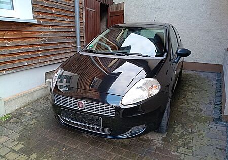 Fiat Grande Punto 1.2 8V Active gute Bereifung HU