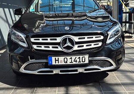 Mercedes-Benz GLA 180 -