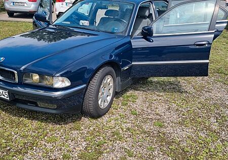 BMW 740i A -