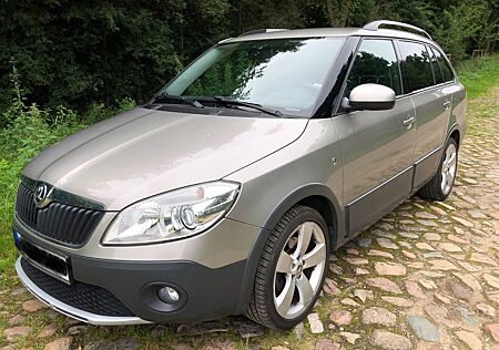 Skoda Fabia 1.2l TSI 77kW Scout Kombi TÜV neu