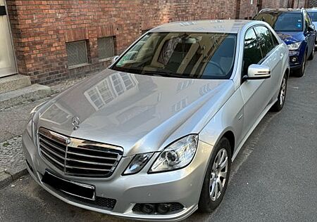 Mercedes-Benz E 220 CDI BlueEFFICIENCY -