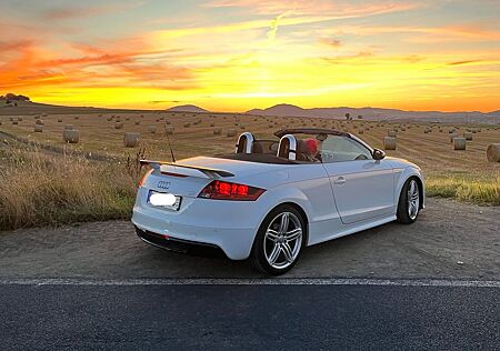 Audi TT Roadster 2.0 TDI S tronic quattro -