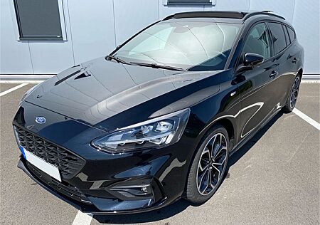 Ford Focus Turnier Mk4 St-line Panorama AHK B&O