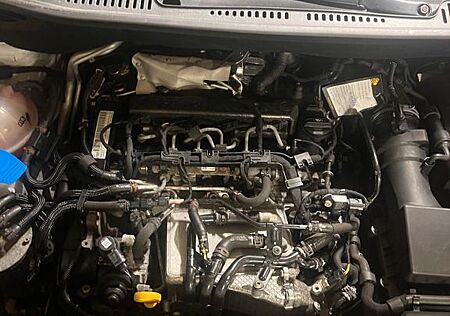 VW Caddy Volkswagen 2,0 TDI 75 KW zum Verkaufen