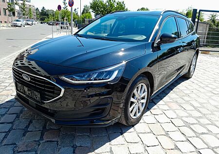 Ford Focus Turnier Cool & Connect/LED