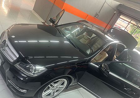 Mercedes-Benz C 300 CDI 4MATIC AMG Paket PANAROMA DACH