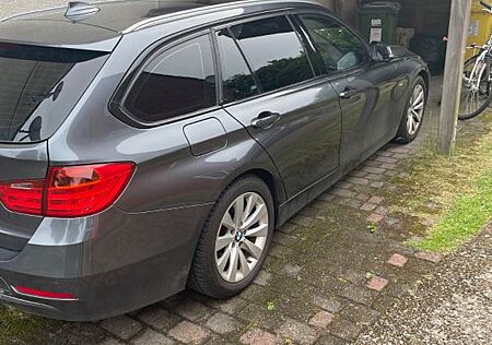 BMW 330d Touring Automatic -