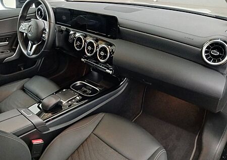 Mercedes-Benz CLA 200 gebraucht kaufen Mercedes-Benz CLA 200 d Shooting Brake*7G-DCT*LED*Kamera*Spurr