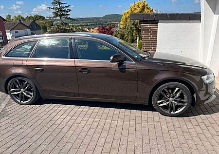 Audi A4 2.0 TDI ultra Ambition Avant Sport reservie