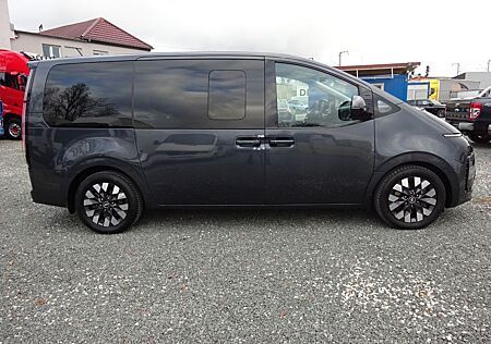 Hyundai Staria Signature 4WD