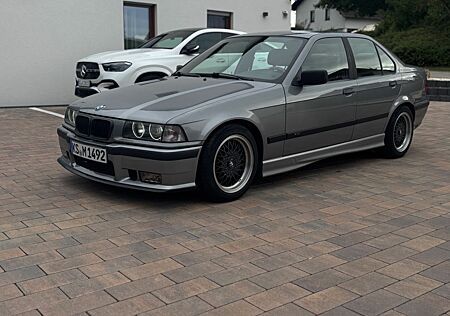 BMW 318i E36 AT-Motor, wenig Rost, M Paket LEDER