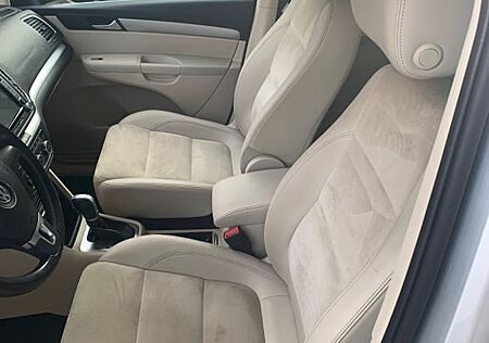 VW Sharan Volkswagen 2.0 TDI SCR 130kW DSG Highline Highline