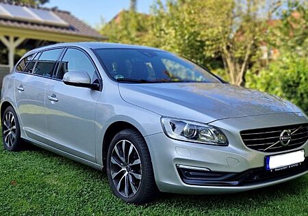 Volvo V60 D4 Geartronic Kinetic Navi | Xenon | ZR neu