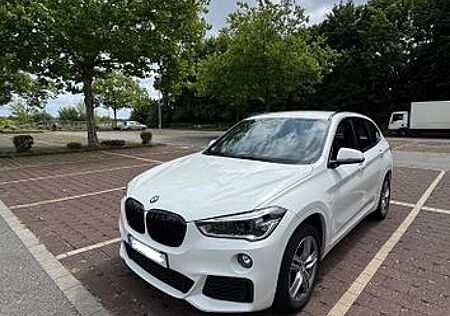 BMW X1 xDrive20i A M Paket