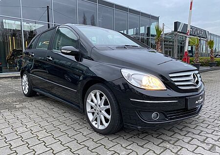 Mercedes-Benz B 200 B200 NAVI LEDER PANORAMA AHK uvm.