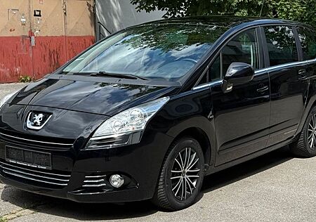 Peugeot 5008 1.6 Family *KLIMA *SHZ *PANORAMADACH
