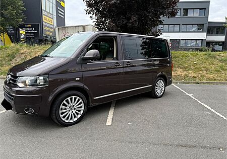 VW T5 Multivan Volkswagen Highline 8Fach bereift