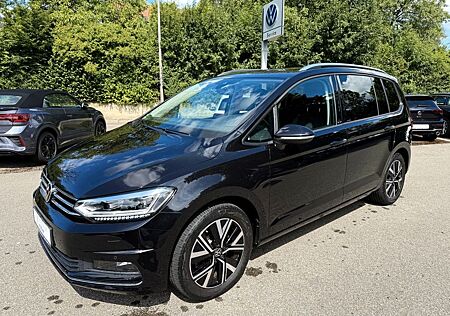 VW Touran Volkswagen Active DSG ACC Navi LED Family Standhzg
