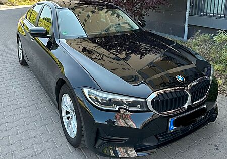 BMW 320i Advantage / Wartungsfrei 3Jahre/40000KM