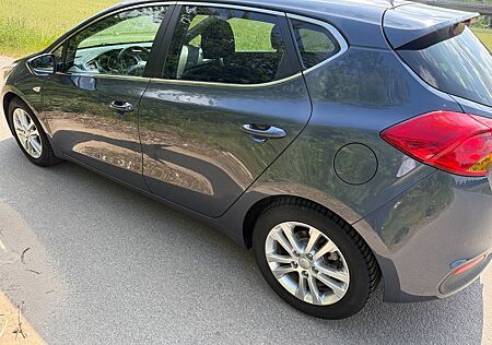 Kia Cee'd / Ceed 1.6 GDI FIFA World Cup Edition ...