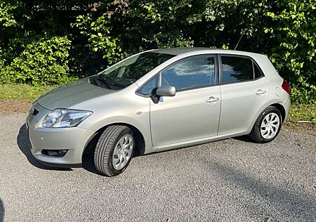 Toyota Auris 1.6 VVT-i Sol TÜV26,AHK,Einparkhilf