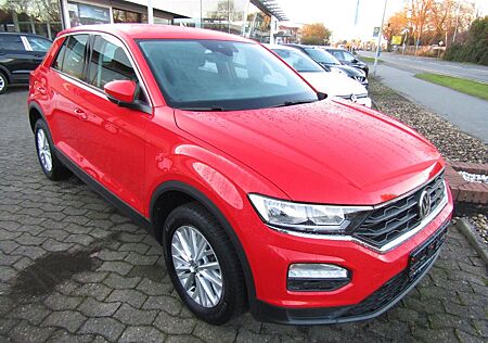 VW T-Roc Volkswagen 1,5 TSI DSG+NAV+LM