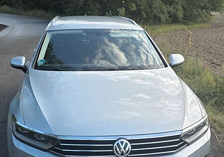 VW Passat Variant Volkswagen 2.0 TDI DSG Highline Variant ...