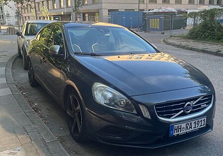Volvo S60 D4 -