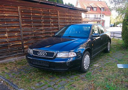 Audi A4 1.6 -