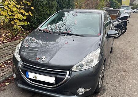 Peugeot 208 1.6 Allure BlueHDi 120 STOP & START Allure