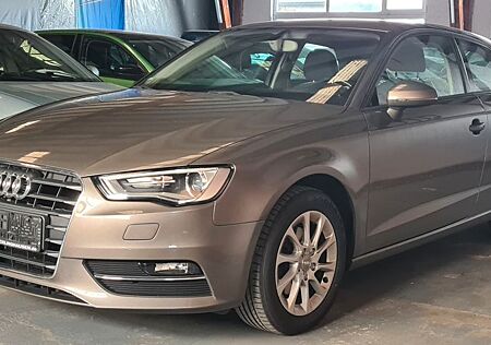 Audi A3 attraction Alu Shz PDC Navi Xenon
