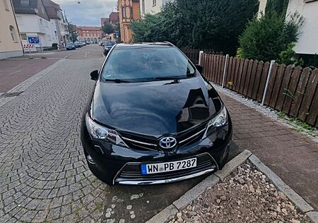 Toyota Auris Hybrid:1,8-l-VVT-i,100 kw (136)PS