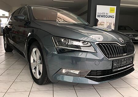 Skoda Superb /Automatik/Navi/PDC