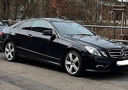 Mercedes-Benz E 350 Coupé CDI BlueEFFICIENCY AVANTG....