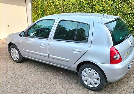Renault Clio Dynamique 1.2 16V 75 Dynamique