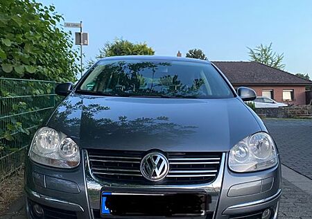 VW Jetta Volkswagen 1.6 FSI Comfortline Comfortline