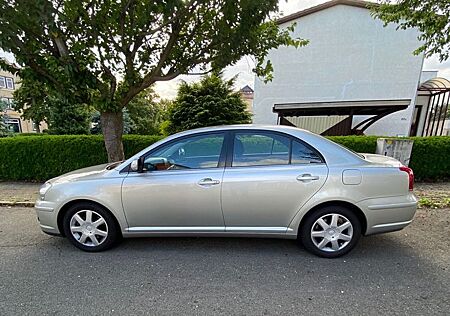 Toyota Avensis Sol 2,0-l-VVT-i Sol