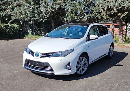 Toyota Auris .Executive.Panorama.R-Kam.Bi-Xen.