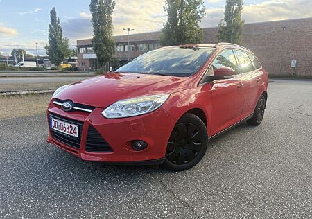 Ford Focus 1.6 TDCI AHK Xenon Navi SHZ PDC Vw Opel