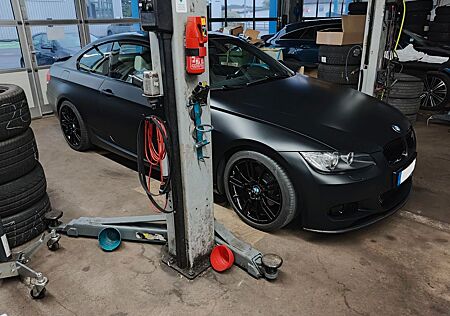 BMW 320d - 335 Optik - Frozen Black Saphir Metallic