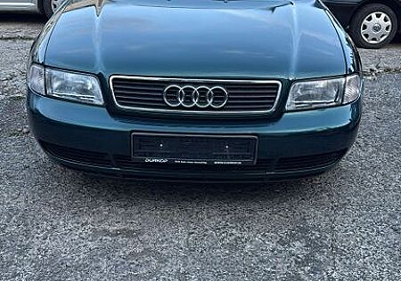 Audi A4 Aut 1.8 Benzin Automatikgetriebe ,Tüv bis 05,