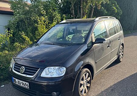 VW Touran Volkswagen 2.0 TDI Highline