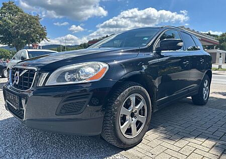 Volvo XC 60 XC60 Momentum 2.0 D/Xenon/AHK/PDC/...