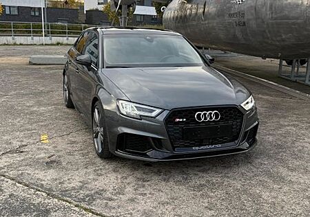Audi RS3 2.5 TFSI S tronic Sportback 1 Hand 16500km!