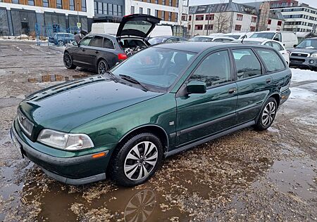 Volvo V40 2.0 ++ orig. 79 Tkm ++ 2. Hand