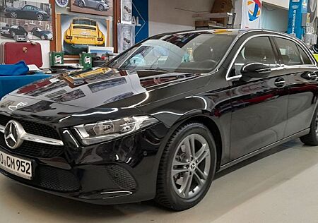 Mercedes-Benz A 200 - Progressiv-Ausstatt. , Erstlack , 2+ ,