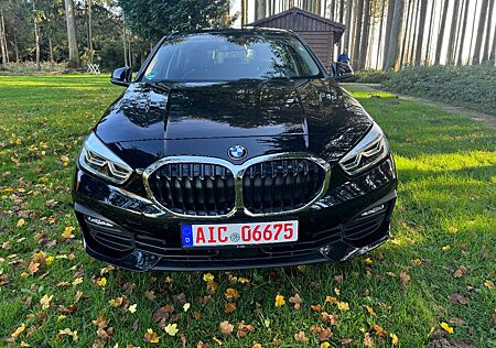 BMW 118i Advantage Aut SHZ LED Navi PDC TMP