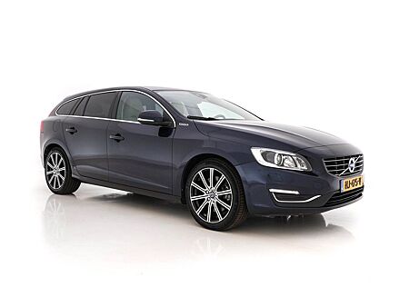 Volvo V60 2.4 D6 Twin motor Summum Aut. *LUXURY-LEATHE